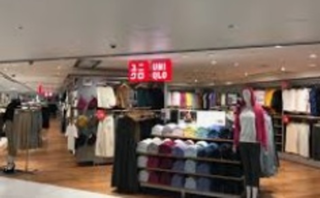ショッピングセンター　ユニクロシャポー市川店（ショッピングセンター）まで448m