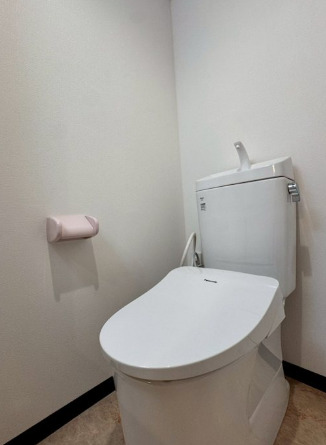 トイレ　別部屋の画像を使用しております。