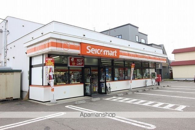 コンビニ　セイコーマートしろ（コンビニ）まで495m