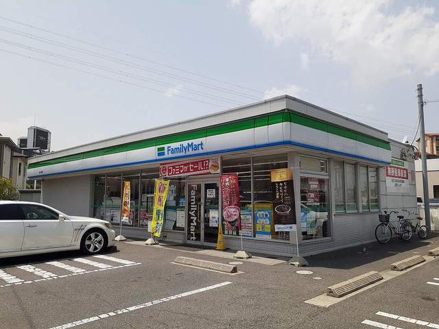 コンビニ　ファミリーマート浜野店（コンビニ）まで400m