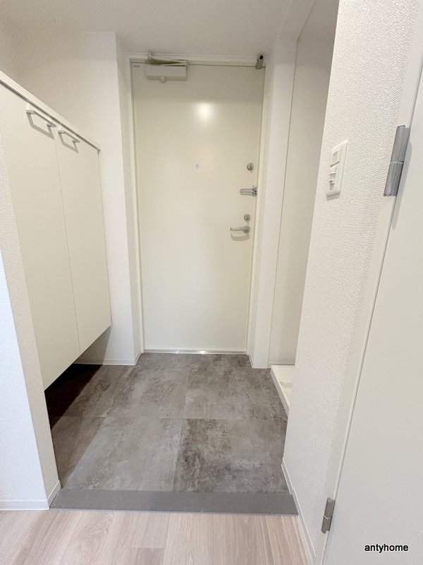 セレニテ谷町四丁目アリエの玄関写真