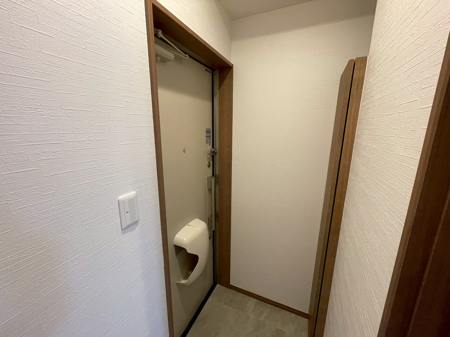 玄関　類似タイプ間取り別物件のものです。