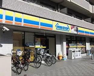 コンビニ　ミニストップ 荒川2丁目店（コンビニ）まで261m