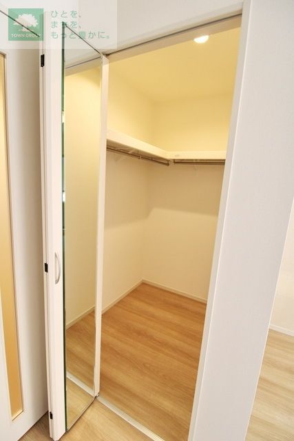 収納　同施工会社同タイプ　の別建物写真になります。