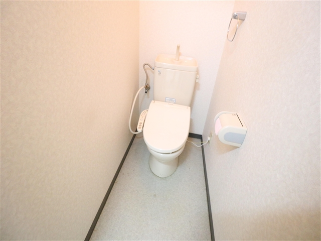 トイレ　温水洗浄便座付き
