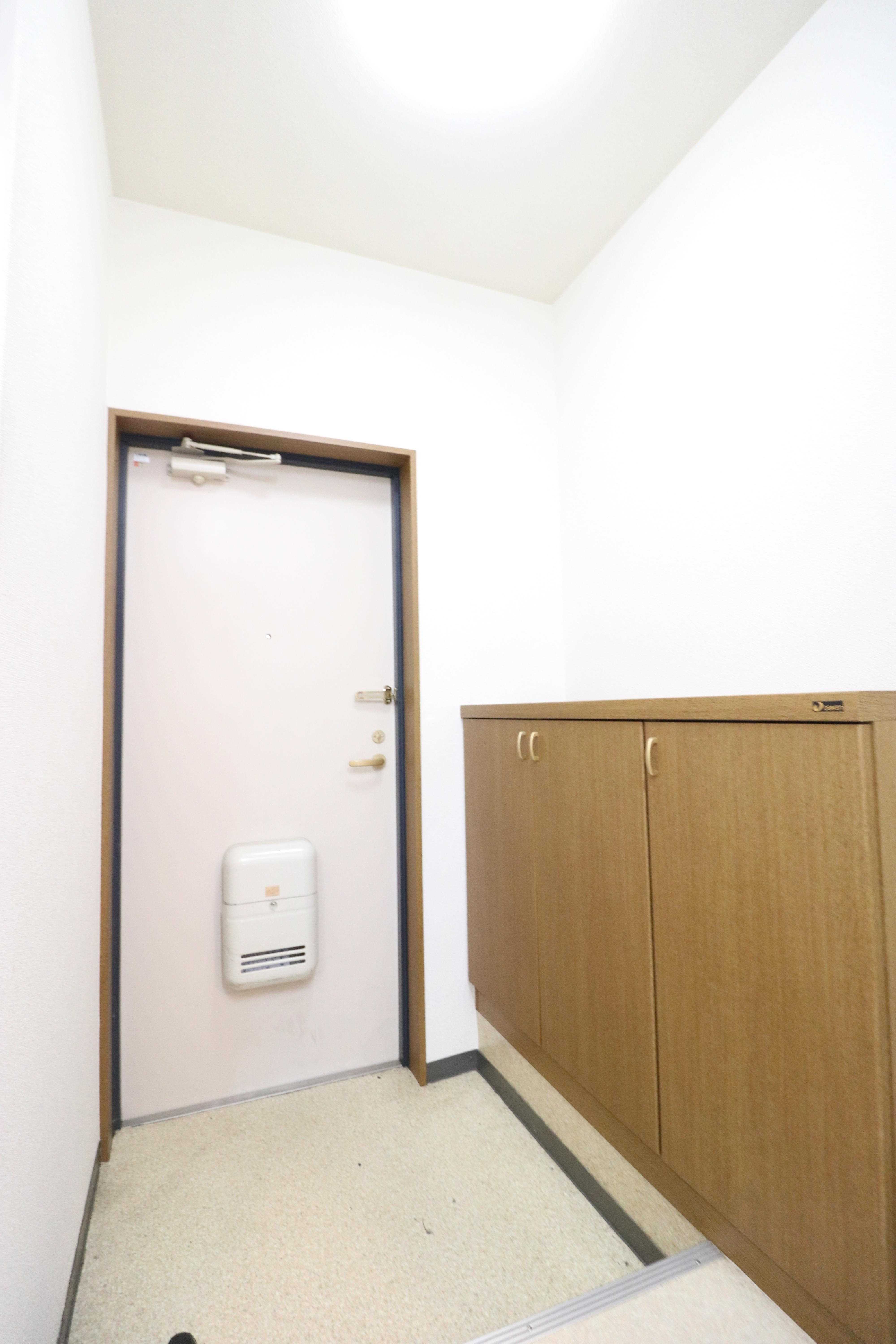 玄関　大きめサイズのシューズBOX
