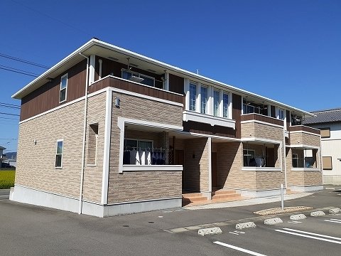 建物外観　落ち着いた雰囲気の外観です