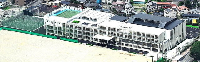 中学校　宇都宮市立一条中学校（中学校）まで668m