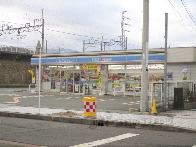 コンビニ　ローソン近江高島駅前店（コンビニ）まで150m