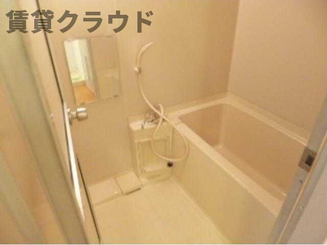 バス・シャワールーム　落ち着いた空間のお風呂です