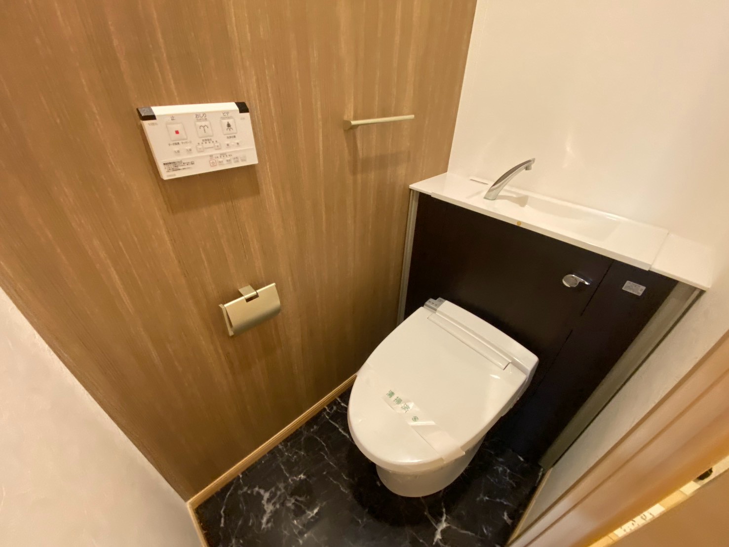 フクダ不動産上本町マンションのトイレ写真