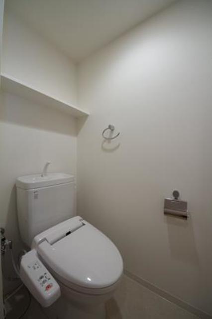 トイレ　※写真は同タイプ住戸です。