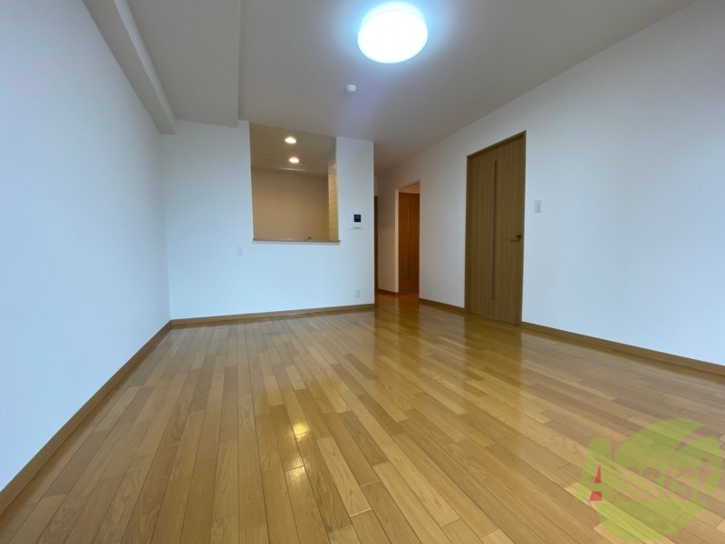 居室・リビング　広くてキレイなお部屋が広がっていて、充実した生活が送れそう。