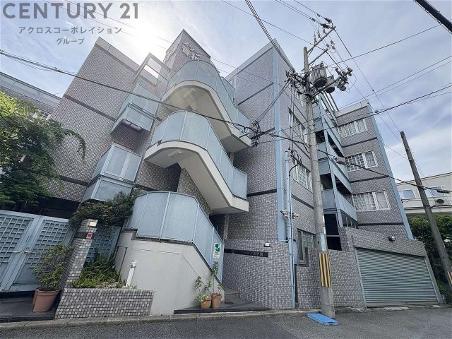 建物外観　エレベーター付きで重い荷物も便利です♪