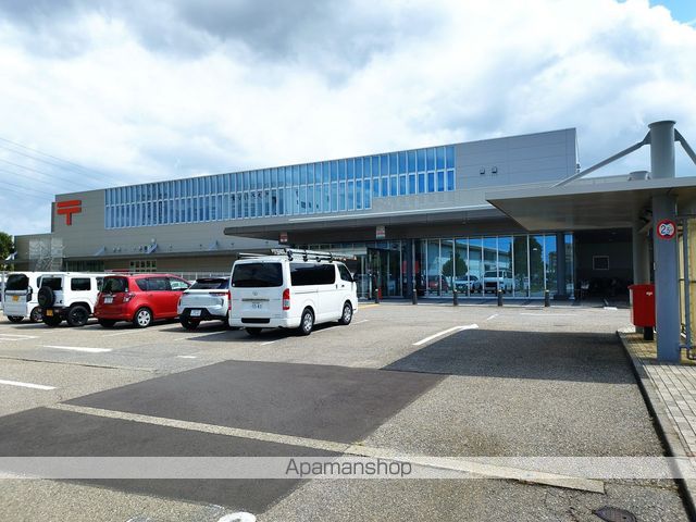郵便局　新金沢郵便局（郵便局）まで725m