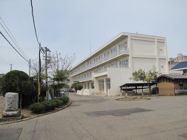 小学校　小中川小学校（小学校）まで900m