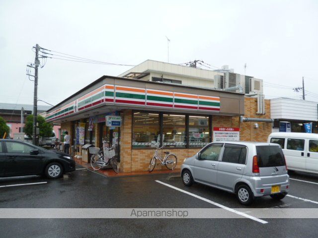 コンビニ　セブンイレブン（コンビニ）まで709m