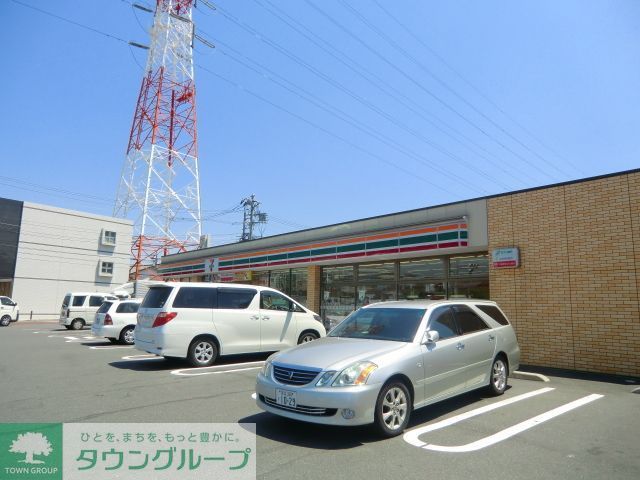 コンビニ　セブンイレブン足立江北橋東店（コンビニ）まで410m
