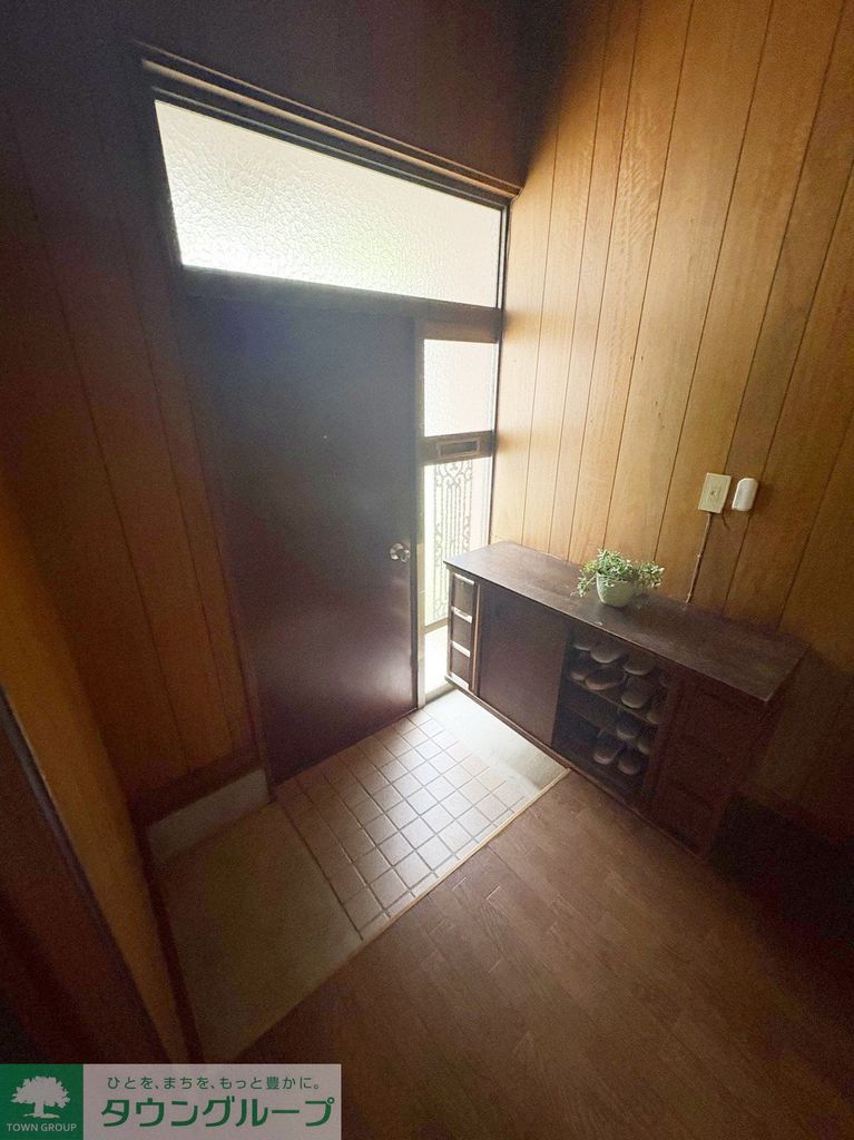 百草園貸家の玄関写真