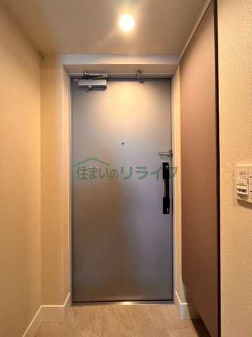 グランカーサ四谷の玄関写真