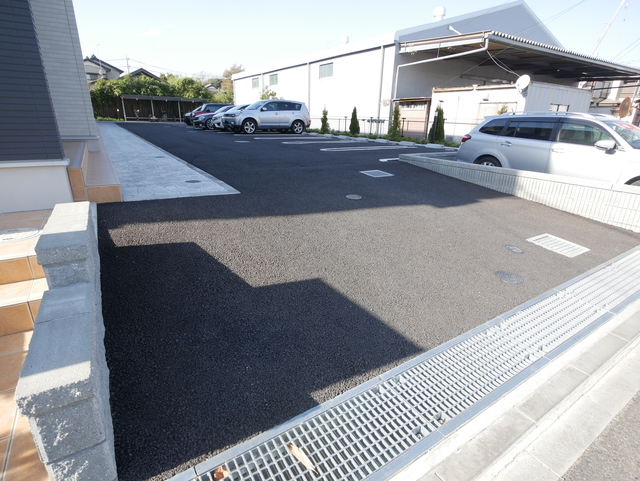 駐車場　★敷地内に駐車場がございます★