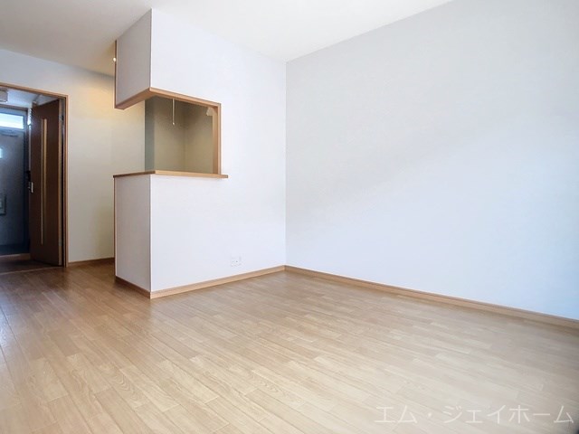 ハイツエイトIVの居間写真