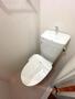 トイレ　トイレは温水洗浄便座付き♪人気のバストイレ別です♪小物を置け