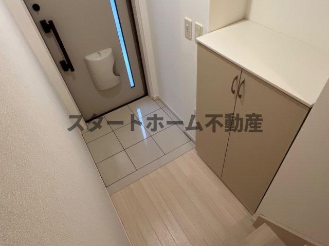 玄関　収納もある玄関です