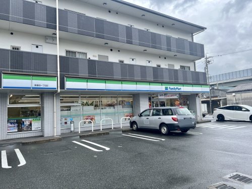 Kalmiaの周辺写真