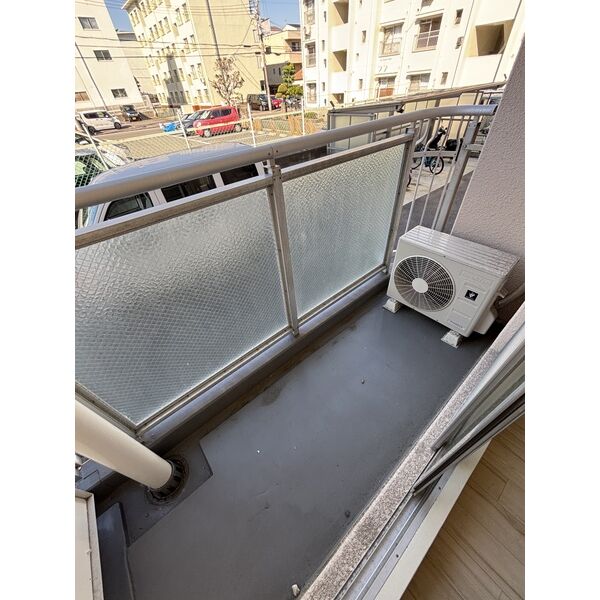 ＪＲ山陽本線 垂水駅 バス乗車時間：4分 最寄りバス停で下車 徒歩2分 3階建 築43年の内装写真
