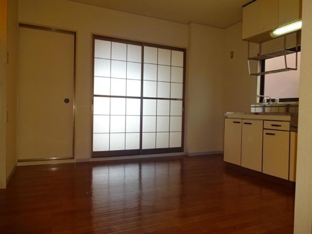 サンハイツ別府の居間写真