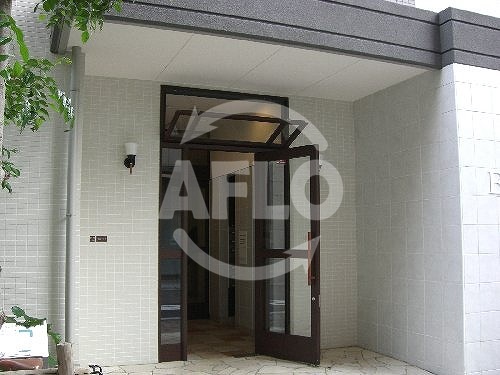 エントランス　アーデンタワー新町　エントランスアプローチ
