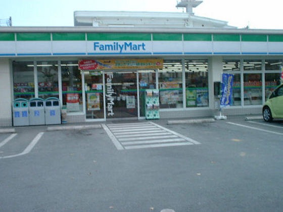 コンビニ　ファミリーマート温品四丁目店（コンビニ）まで351m