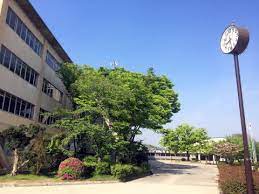 中学校　交野市立第三中学校（中学校）まで1332m