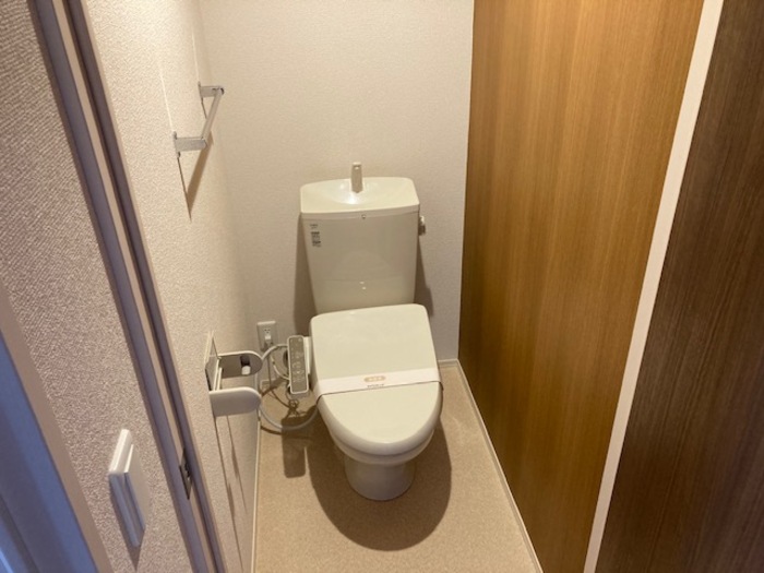 ＪＲ常磐線 いわき駅 徒歩8分 3階建 築9年のトイレ写真