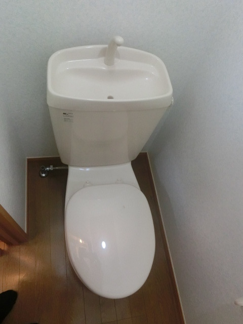 ＪＲ総武線快速 市川駅 徒歩7分 7階建 築24年のトイレ写真