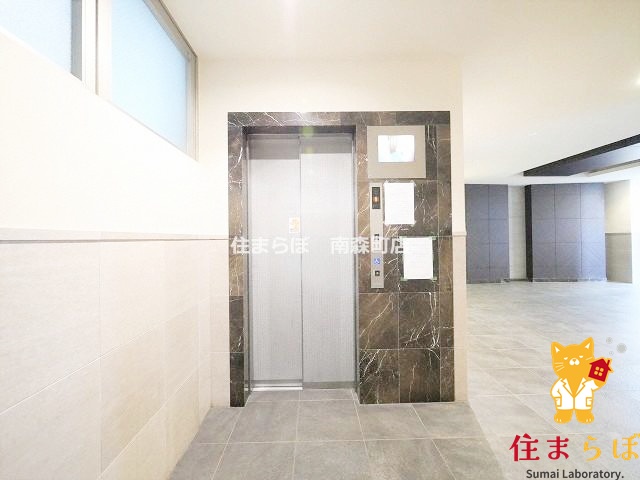 地下鉄谷町線 南森町駅 徒歩2分 10階建 築17年の外観写真