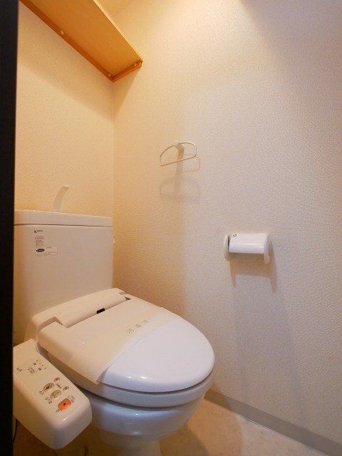 トイレ　※写真は１５階同号室です。