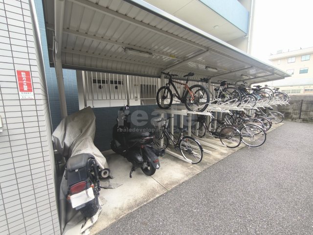 ＪＲ中央線 三鷹駅 バス乗車時間：12分 最寄りバス停で下車 徒歩1分 5階建 築20年の外観写真