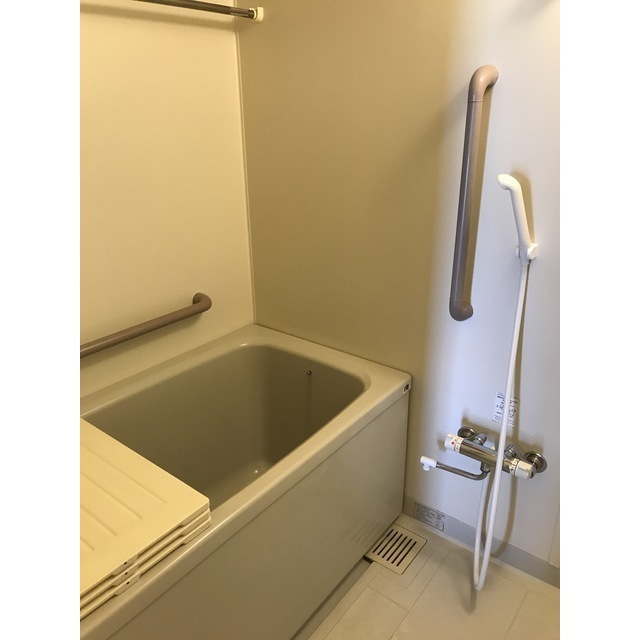 バス・シャワールーム　同タイプに部屋の写真になります。