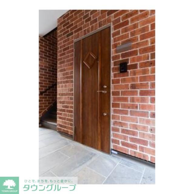 玄関　※写真は同タイプ住戸です。