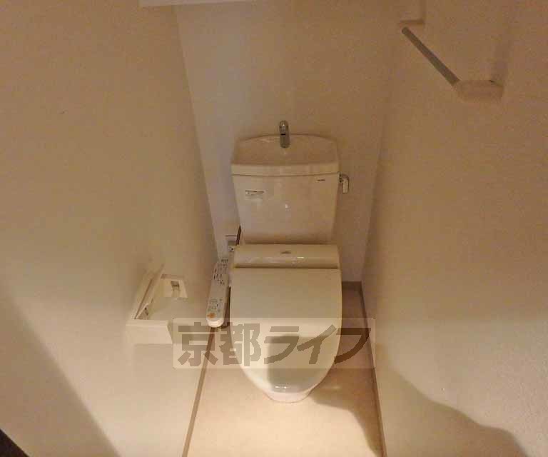 阪急京都線 桂駅 徒歩4分 3階建 築13年のトイレ写真