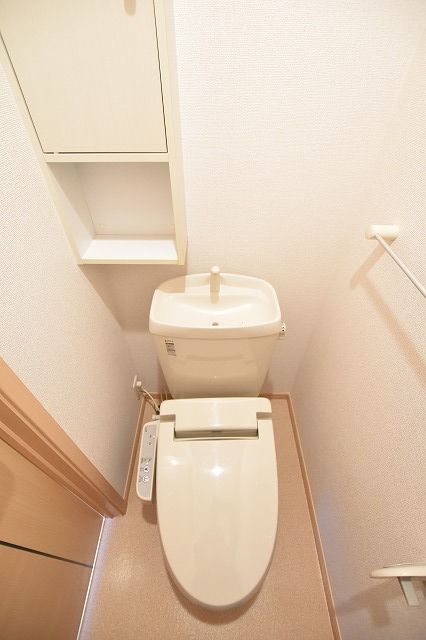 アルドール・ジョージュのトイレ写真