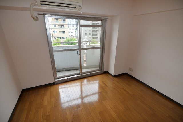 居室・リビング　写真は同マンションの他のお部屋のものです