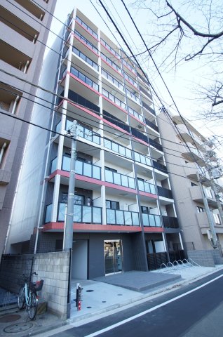 建物外観　京急本線「鶴見市場駅」徒歩4分のマンションです。