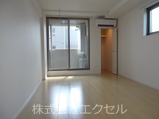 居室・リビング　広々としたお部屋です。