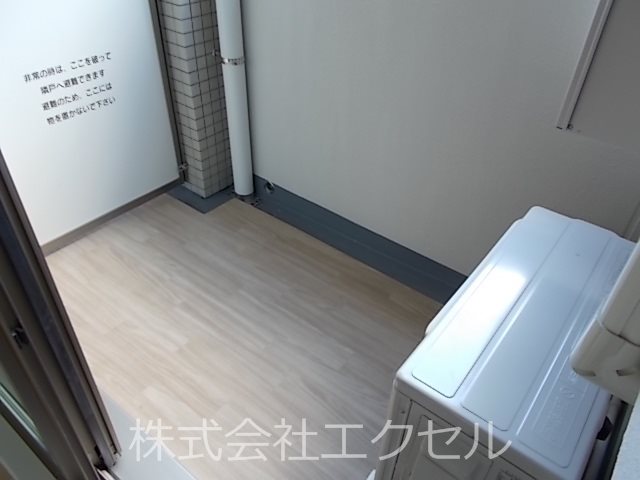 バルコニー　幅のあるバルコニーです。