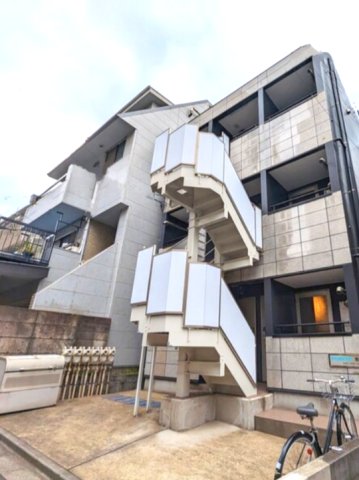 東武東上線 北池袋駅 徒歩8分 3階建 築17年の外観写真