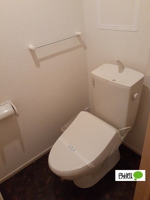 ＪＲ東海道本線 安土駅 徒歩8分 3階建 築11年のトイレ写真