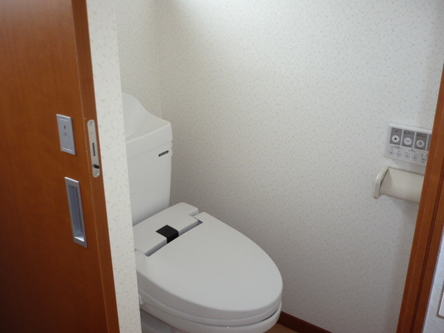 秋山アパートのトイレ写真